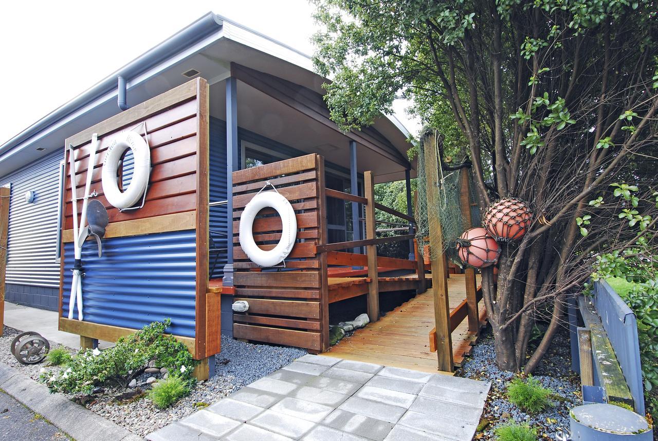 Strahan Bungalows Exterior photo